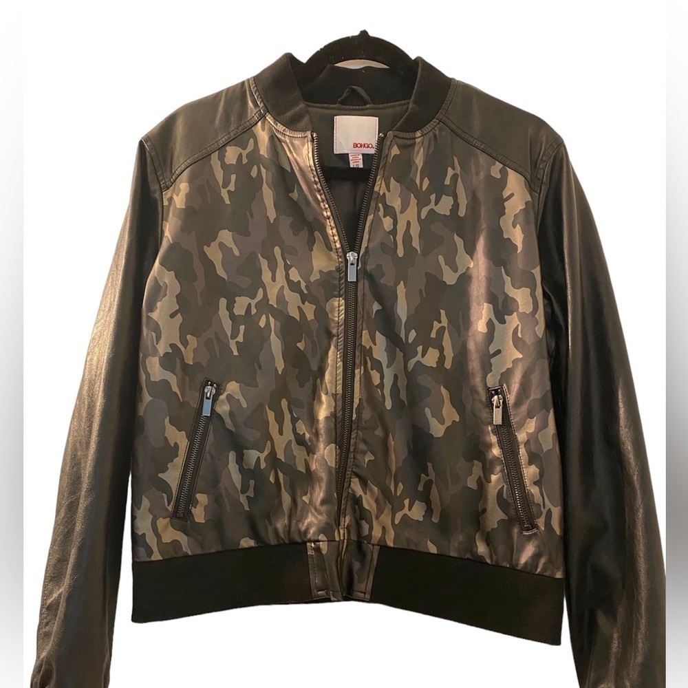 Bongo jacket, moto style, vegan leather size Large. Camo print and black…